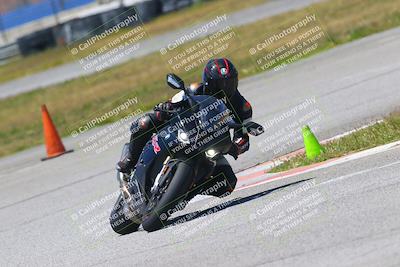 media/Apr-23-2022-Fastrack Riders (Sat) [[cb2d6ae73d]]/LEVEL 4/1PM TURN 6 OUTSIDE/